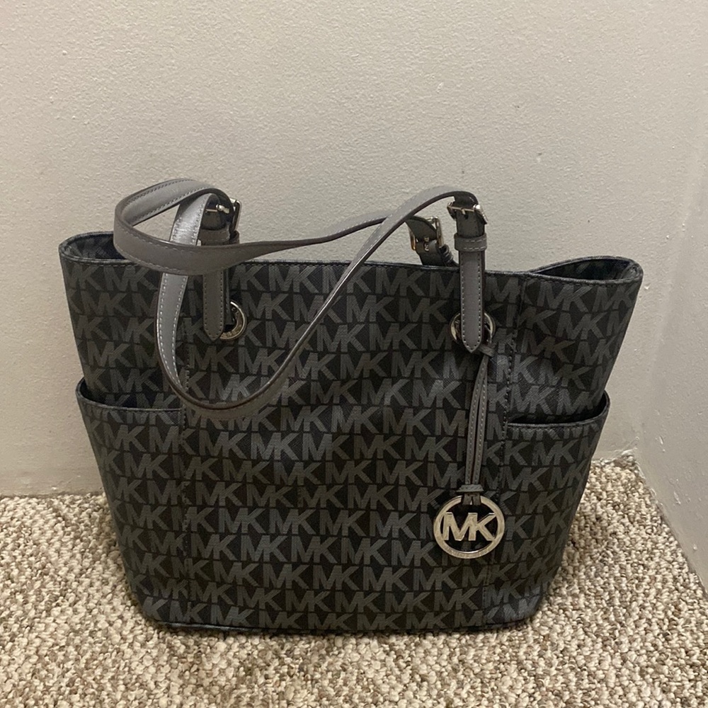 Michael Kors Jet Set Tote